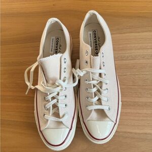 Brand new, never worn. Men’s 9.5 converse chuck Taylor white low top